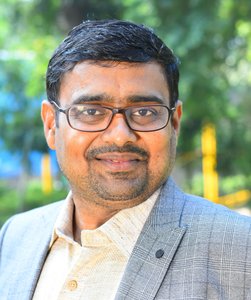 Dr. Kalpendra Rajurkar - <b>Moderator</b>